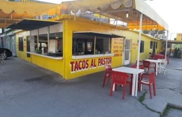 TAQUERÍA DEL PARQUE 🌮😋😋Ricos Tacos al Pastor a $50 la Promoción de 10 Tacos, además tenemos burritos, gringas, alambre, fortachón🌯🌮🍔🔻 Visitanos en Av Del Parque y Av Fernando Baeza. 📲Servicio a domicilio 6391711500.